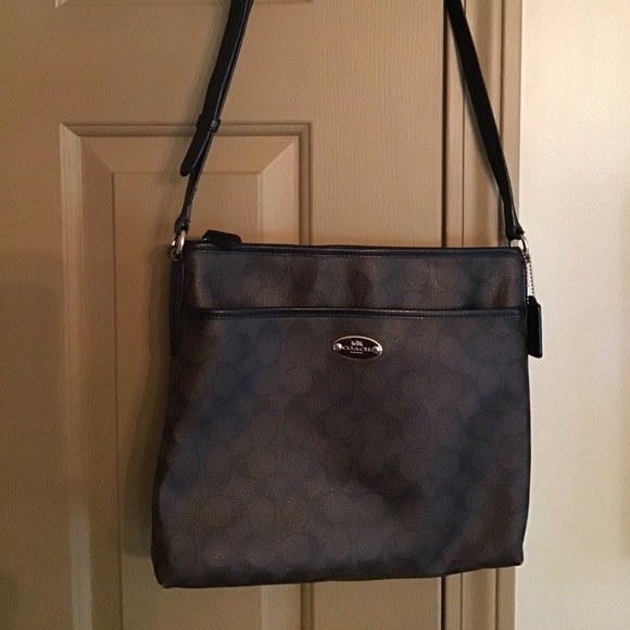 Coach File Crossbody - Picture 1 of 10